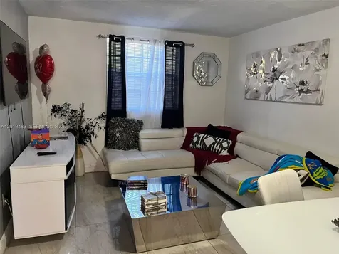 652 NW 3rd Street Miami FL 33128