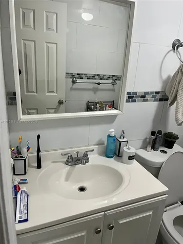 652 NW 3rd Street Miami FL 33128