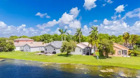 4421 Dogwood Circle Weston FL 33331