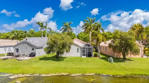 4421 Dogwood Circle Weston FL 33331