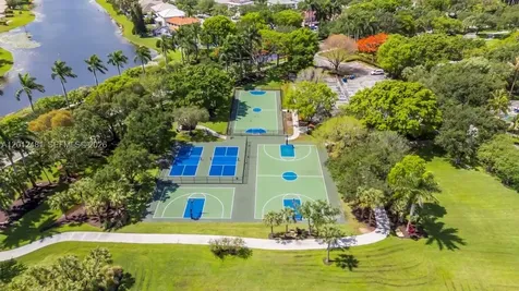 4421 Dogwood Circle Weston FL 33331