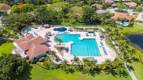 4421 Dogwood Circle Weston FL 33331