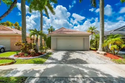 4421 Dogwood Circle Weston FL 33331