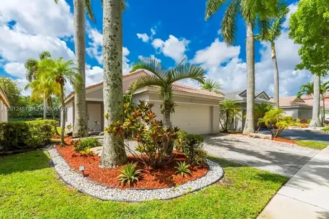 4421 Dogwood Circle Weston FL 33331