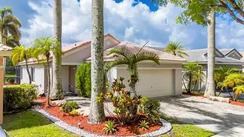 4421 Dogwood Circle Weston FL 33331