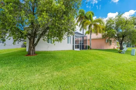4421 Dogwood Circle Weston FL 33331