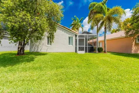 4421 Dogwood Circle Weston FL 33331