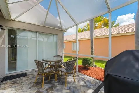 4421 Dogwood Circle Weston FL 33331