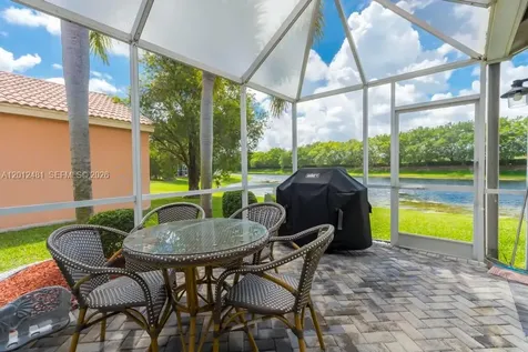 4421 Dogwood Circle Weston FL 33331