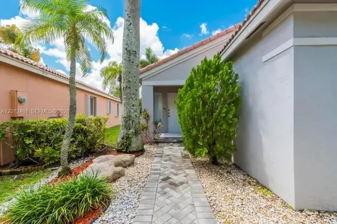 4421 Dogwood Circle Weston FL 33331