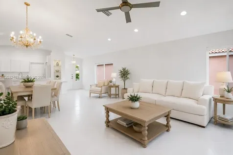 4421 Dogwood Circle Weston FL 33331