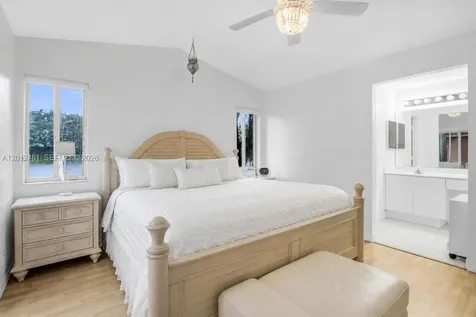 4421 Dogwood Circle Weston FL 33331