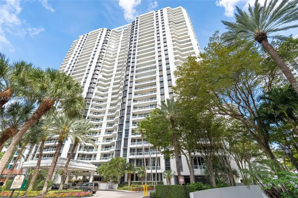 21205 Yacht Club Drive Aventura FL 33180