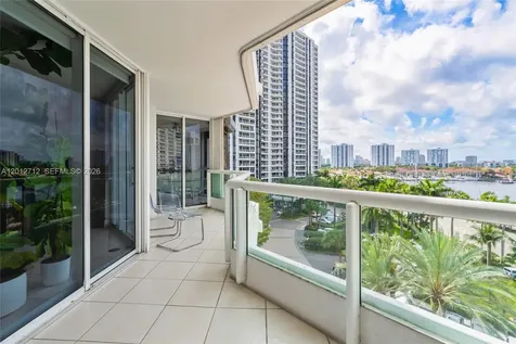 21205 Yacht Club Drive Aventura FL 33180