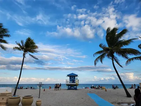 320 New York Street Hollywood FL 33019
