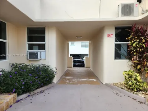 320 New York Street Hollywood FL 33019