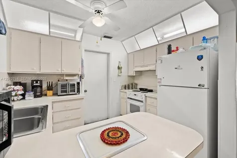 5721 NW 87th Avenue Tamarac FL 33321