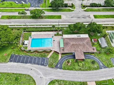 5721 NW 87th Avenue Tamarac FL 33321