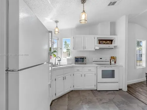 19800 SW 180th Avenue #80 Miami FL 33187