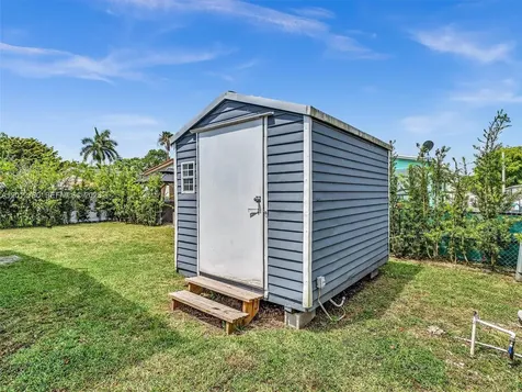 19800 SW 180th Avenue #80 Miami FL 33187