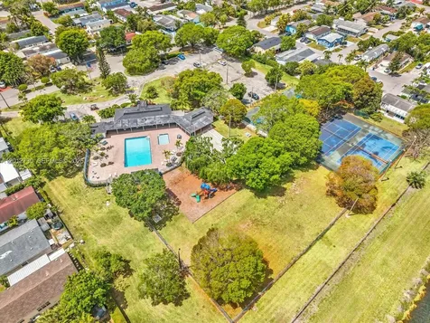 19800 SW 180th Avenue #80 Miami FL 33187