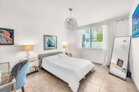 110 Washington Avenue Miami Beach FL 33139