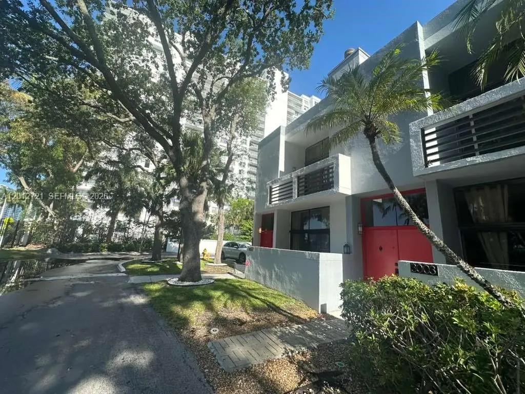 3003 NE 183rd Lane Aventura FL 33160