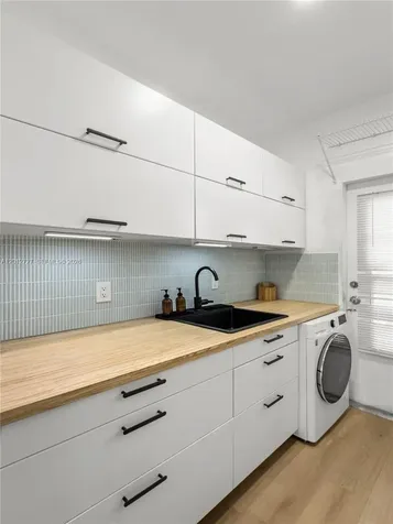 717 Espanola Way Miami Beach FL 33139
