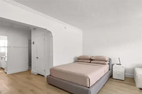 717 Espanola Way Miami Beach FL 33139