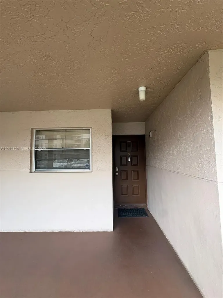 9531 Seagrape Drive Davie FL 33324