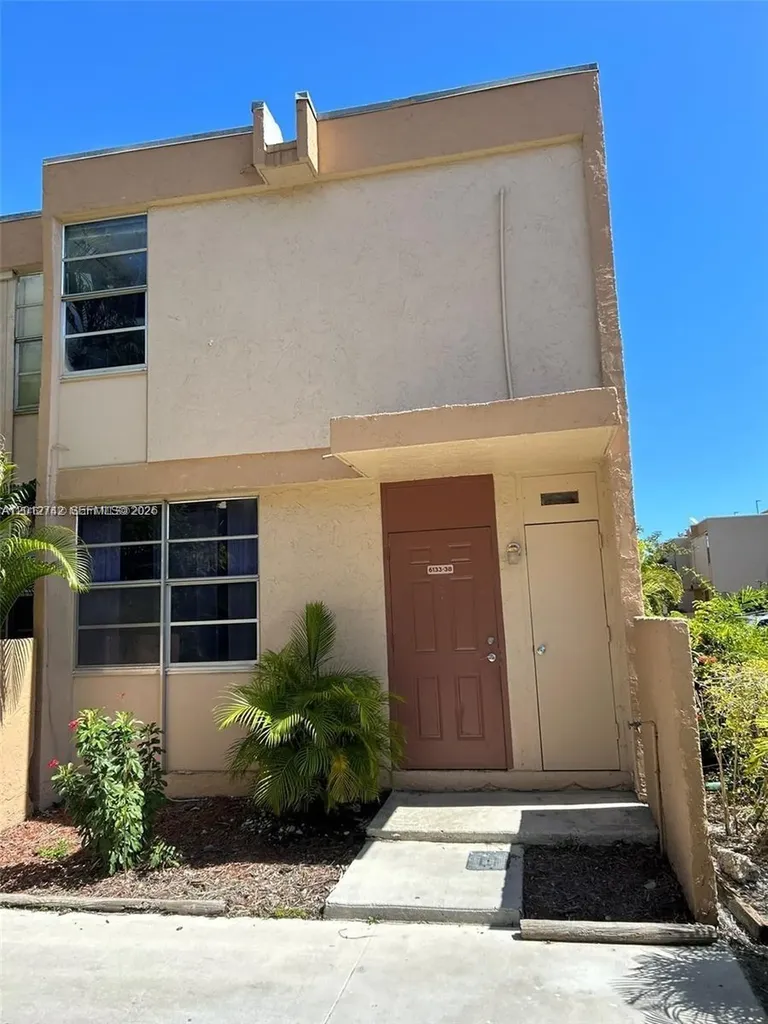 6133 SW 69th Street South Miami FL 33143