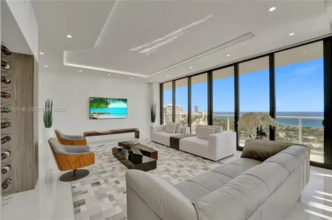 20281 E Country Club Drive Aventura FL 33180