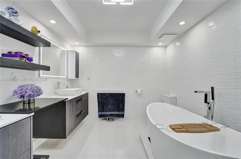 20281 E Country Club Drive Aventura FL 33180