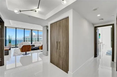 20281 E Country Club Drive Aventura FL 33180