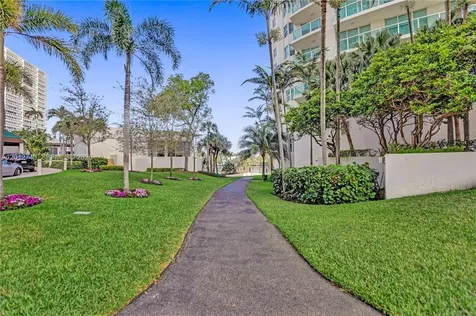 20281 E Country Club Drive Aventura FL 33180