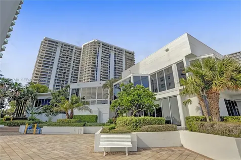 20281 E Country Club Drive Aventura FL 33180