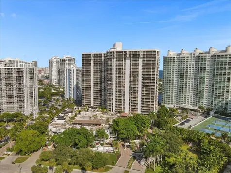 20281 E Country Club Drive Aventura FL 33180
