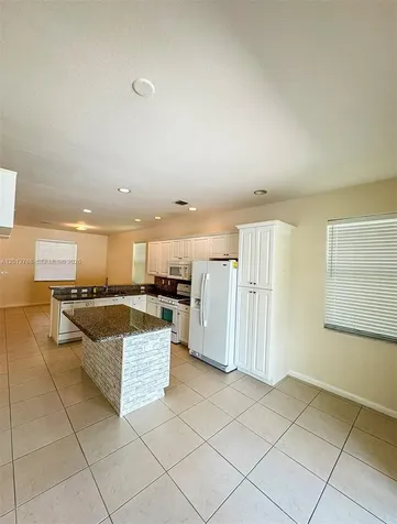3210 NW 126th Avenue Sunrise FL 33323