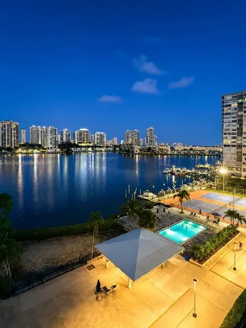 2780 NE 183rd Street Aventura FL 33160