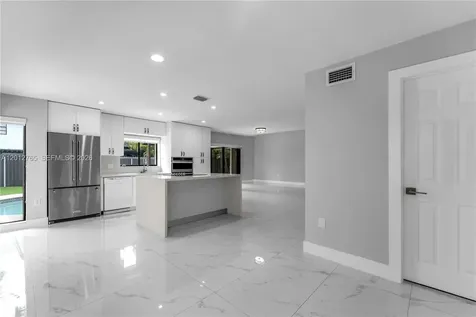 6327 SW 127th Place Miami FL 33183