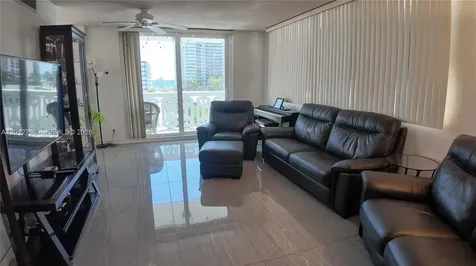 3113 S Ocean Drive Hallandale Beach FL 33009