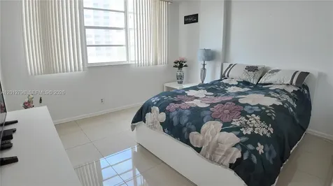 3113 S Ocean Drive Hallandale Beach FL 33009