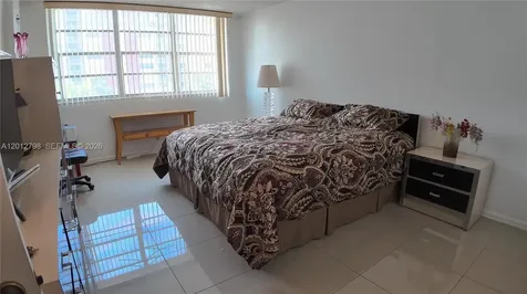 3113 S Ocean Drive Hallandale Beach FL 33009