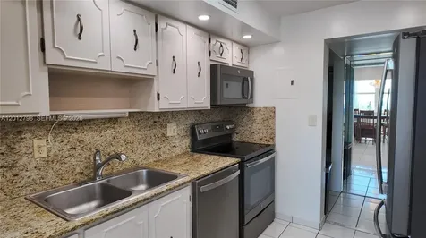 3113 S Ocean Drive Hallandale Beach FL 33009