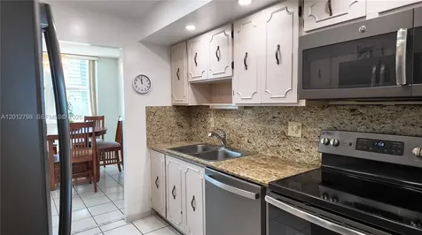 3113 S Ocean Drive Hallandale Beach FL 33009