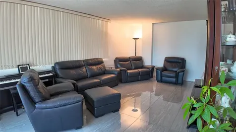 3113 S Ocean Drive Hallandale Beach FL 33009