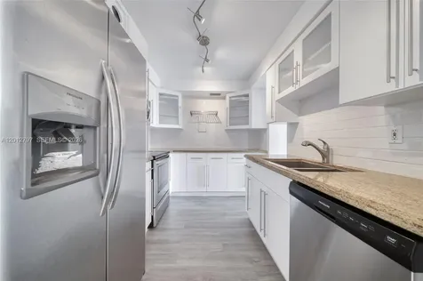 7933 West Drive North Bay Village FL 33141