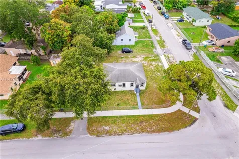9301 NW 20th Avenue Miami FL 33147