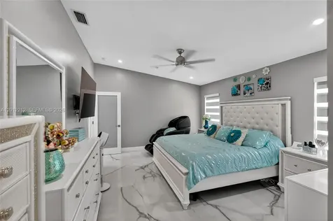 15167 SW 172nd Terrace Miami FL 33187