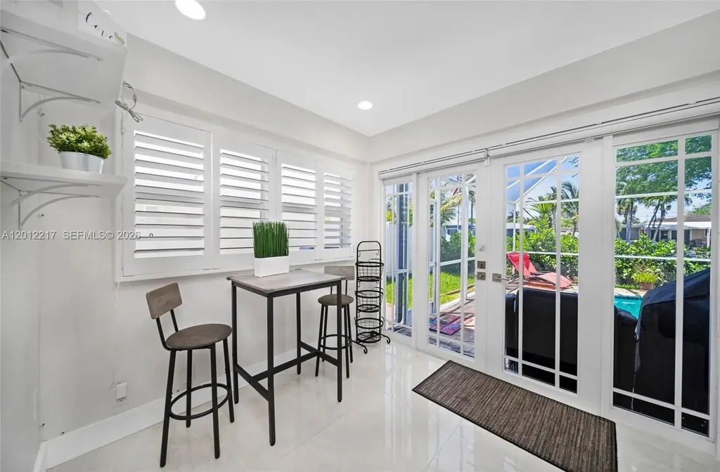 31 SE 12th Street Pompano Beach FL 33060